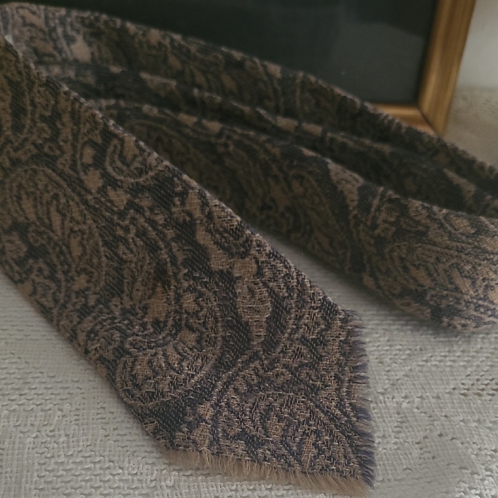 Elegant Paisley Men's Tie